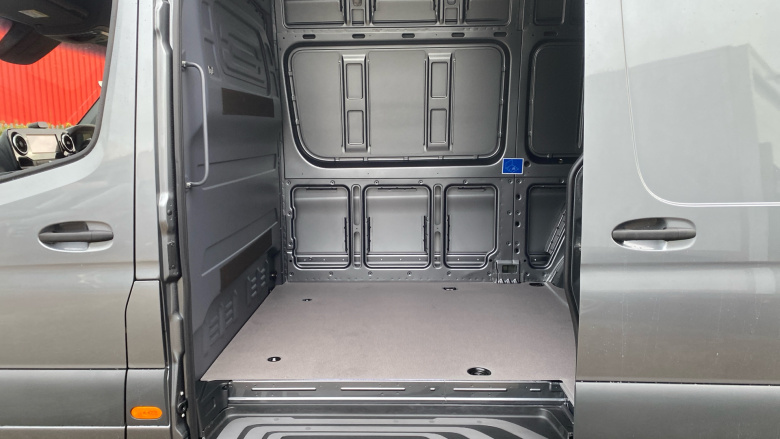 Mercedes-Benz Sprinter 315Cdi L2 Diesel Rwd 3.5t H2 Select Van